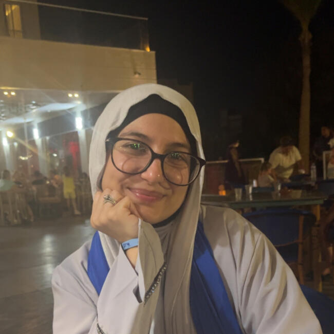 Babysitter in Albigny-sur-Saône: Janna