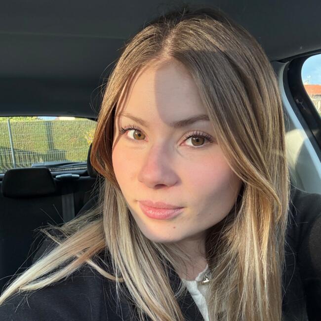 Babysitter in Irigny: Eva