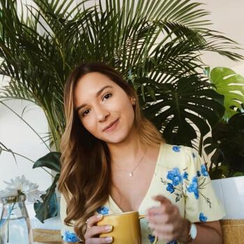 Babysitter in Santa Ana: Daniela
