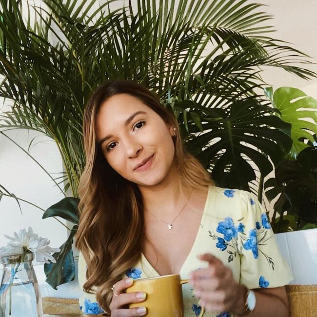 Babysitter in Santa Ana: Daniela