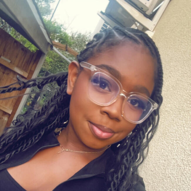 Babysitter in Étampes: Nella