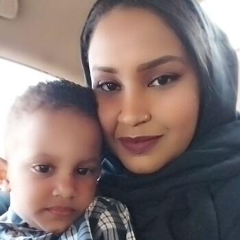 Babysitter Riyadh: Mona