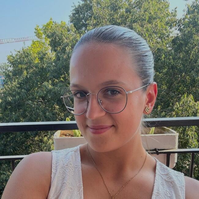 Babysitter in Chalais: Cristina