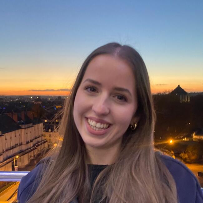 Babysitter in Charentilly: Lilaïane