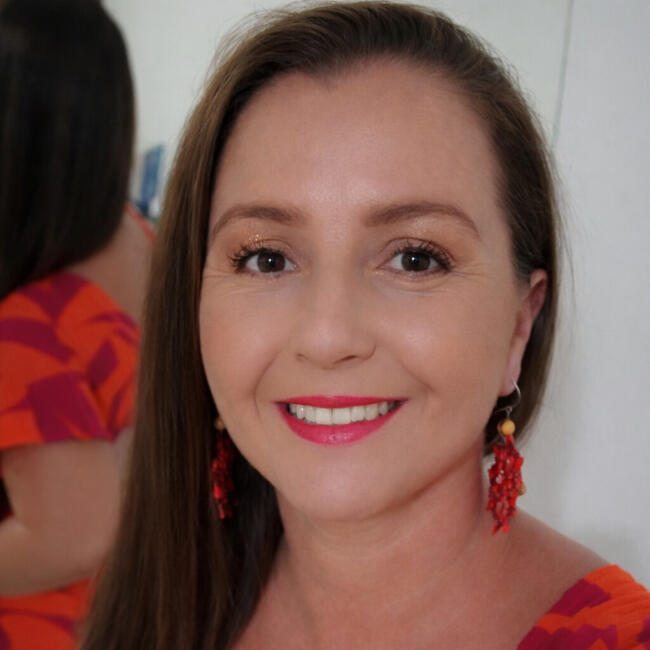 Babá em Pouso Alegre: Hellen