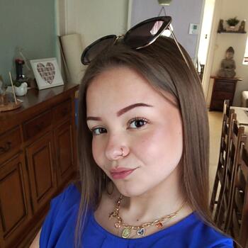 Babysitter Sin-le-Noble: Adeline