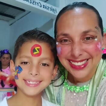 Babysitter Táriba: Yennifer