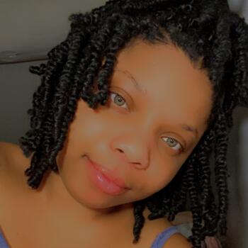 Babysitter in Saint-Etienne: Amanda