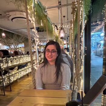 Babysitter Manchester: Priya