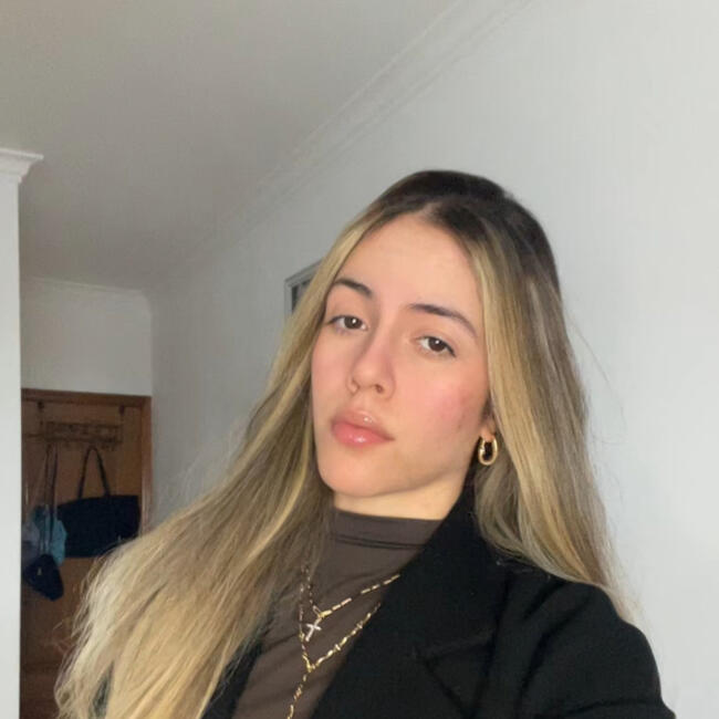 Babysitter in Vila Franca de Xira: Aline
