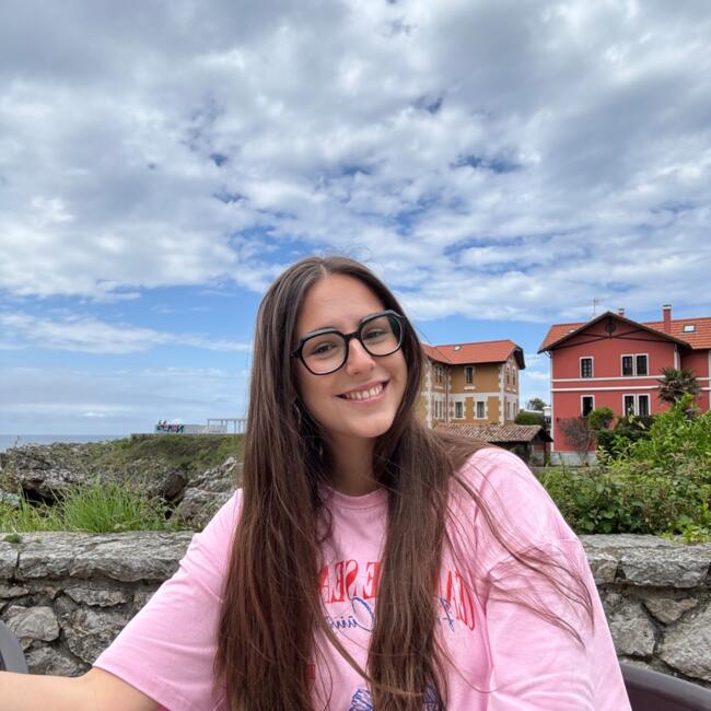 Canguro en Gijón: Julia Domenech