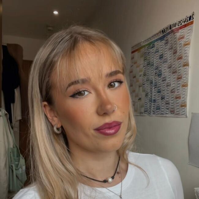 Babysitter in Bournemouth: Olivia