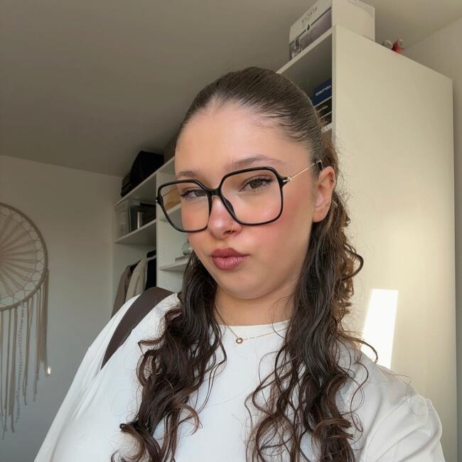 Babysitter in Saint-Ouen-l'Aumône: Maelle