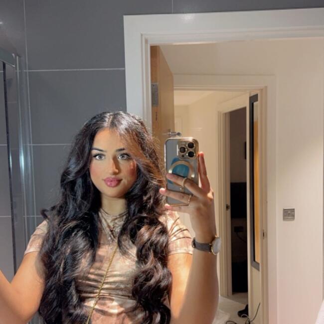 Babysitter in Manchester: Daaniya