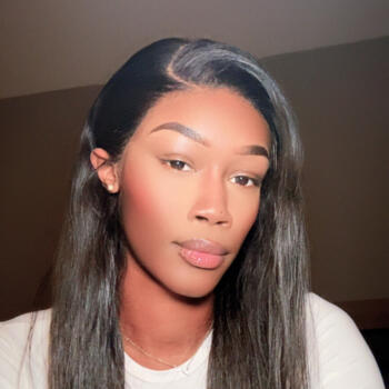 Babysitter in Paris: Dané