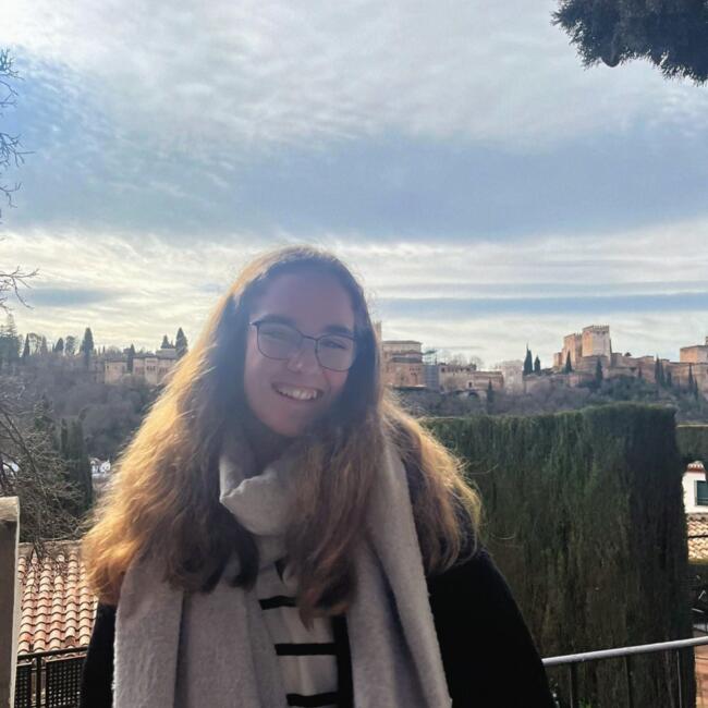 Babysitter in Granada: Lucía