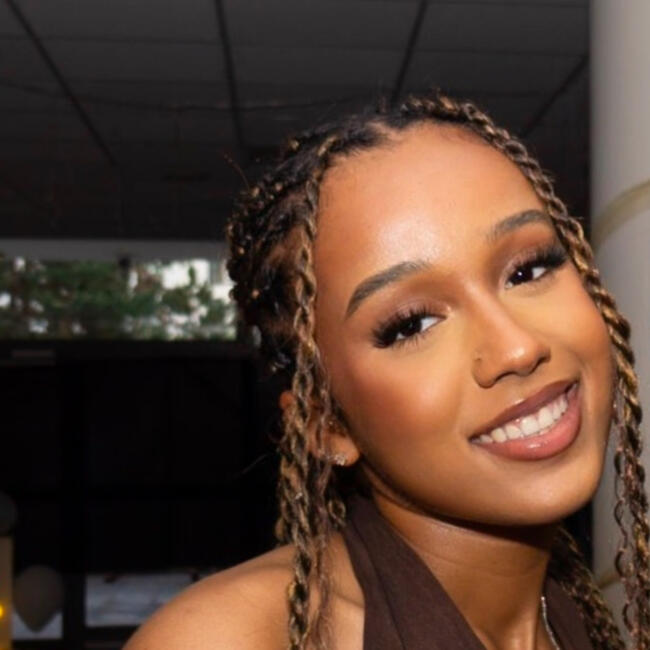 Babysitter in Levallois-Perret: Kahila