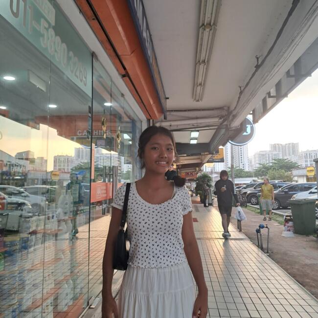 Babysitter in Petaling Jaya: Sofia