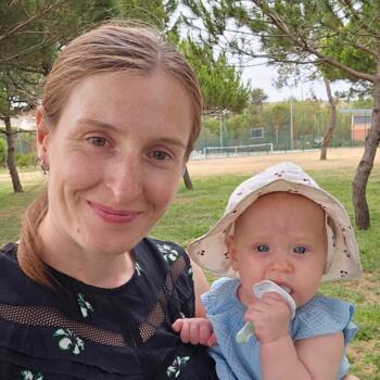 Trabalho de babysitting em Charneca de Caparica: Trabalho de babysitting LIDIIA