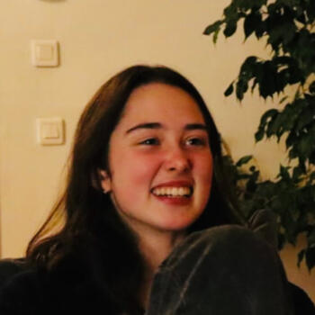 Baby-sitter Oullins: Aline
