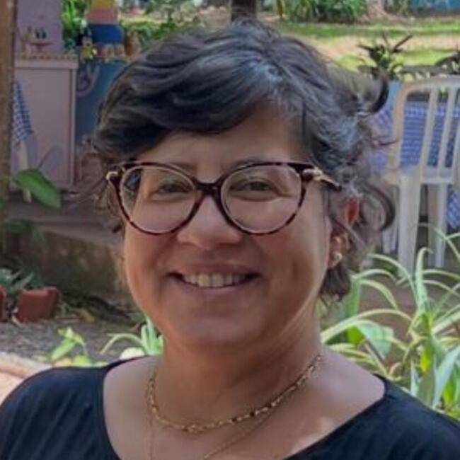 Babá em Bauru: Elaine