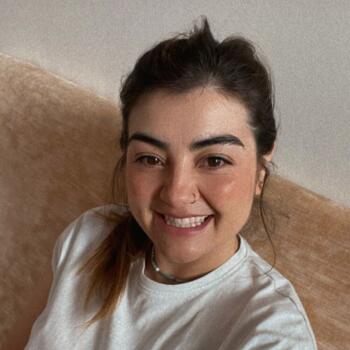 Babysitter in Paris: Maria
