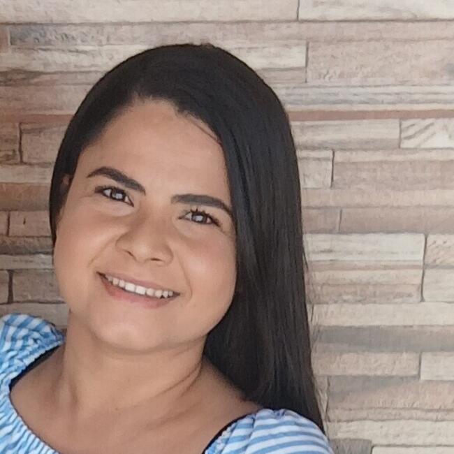 Babá em Igarapé: Claudiene