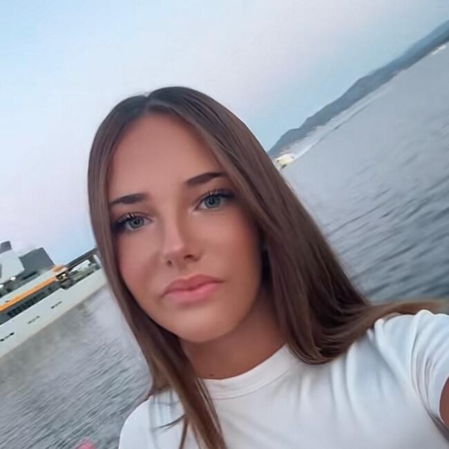 Babysitter in La Garde: Lana