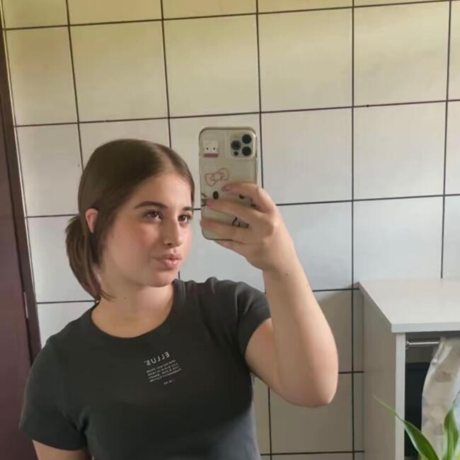 Babá em Blumenau: Mayra