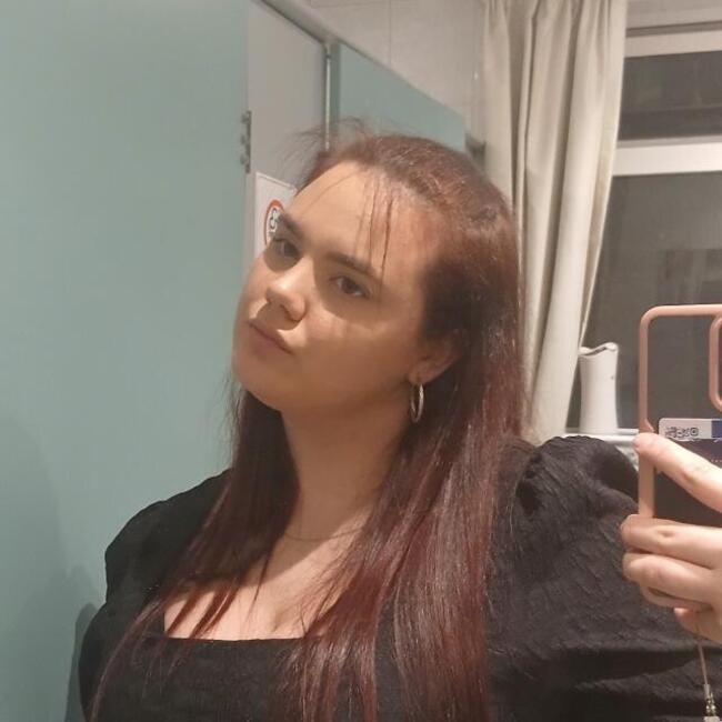 Babysitter in Gravesend: Izzey