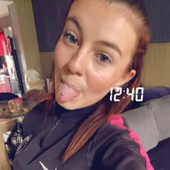 Babysitter in Merville: Lena