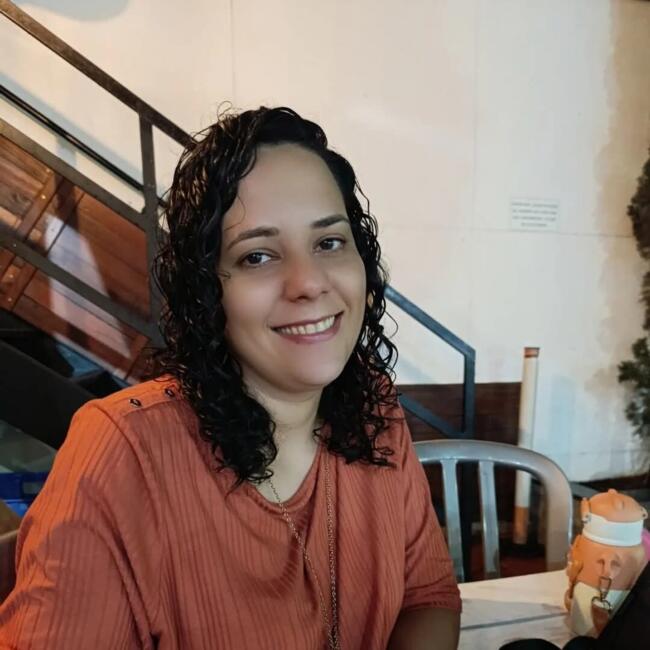 Babá em Uberaba: Daniela