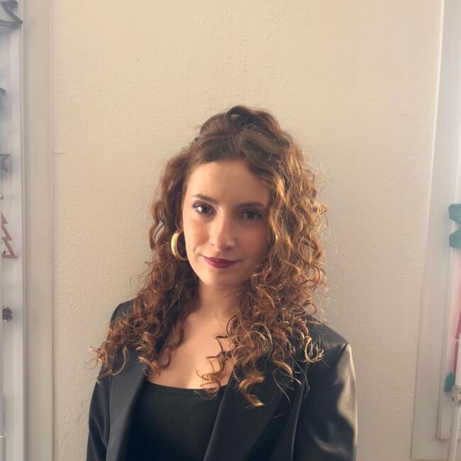 Babysitter in Tours: Clémence