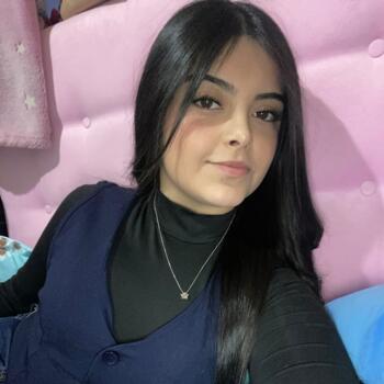 Babysitter in Port Montt: Pía