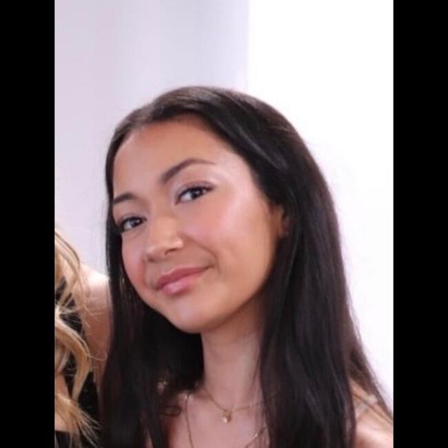 Babysitter in Melbourne: Chloe