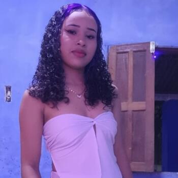 Babá em Ananindeua: Anne