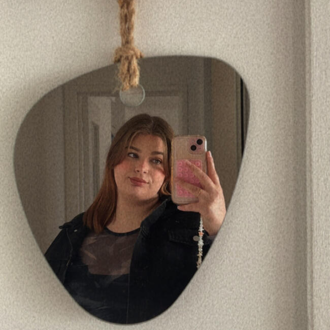 Babysitter in Achères: Assia