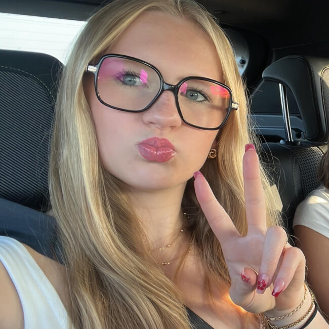 Babysitter in Lagny-le-Sec: Kate