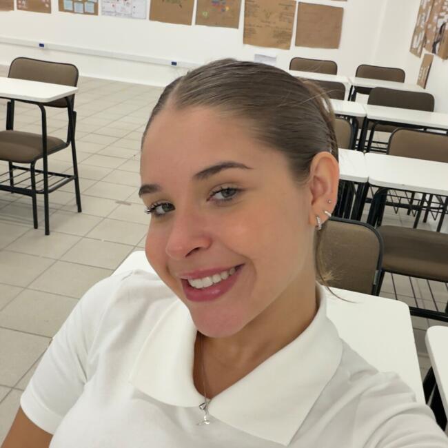 Babysitter in Bombinhas: Luisa