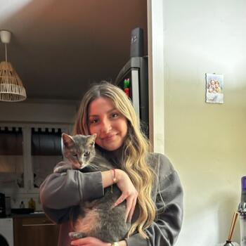 Babysitter in Mouguerre: Nina