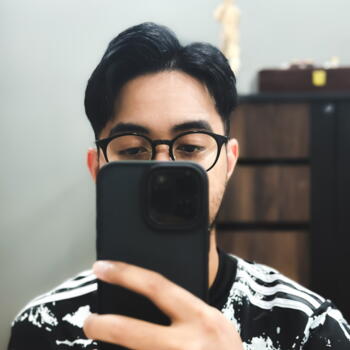 Singapore Island的临时保姆工作: 临时保姆工作 Teguh Hidayat