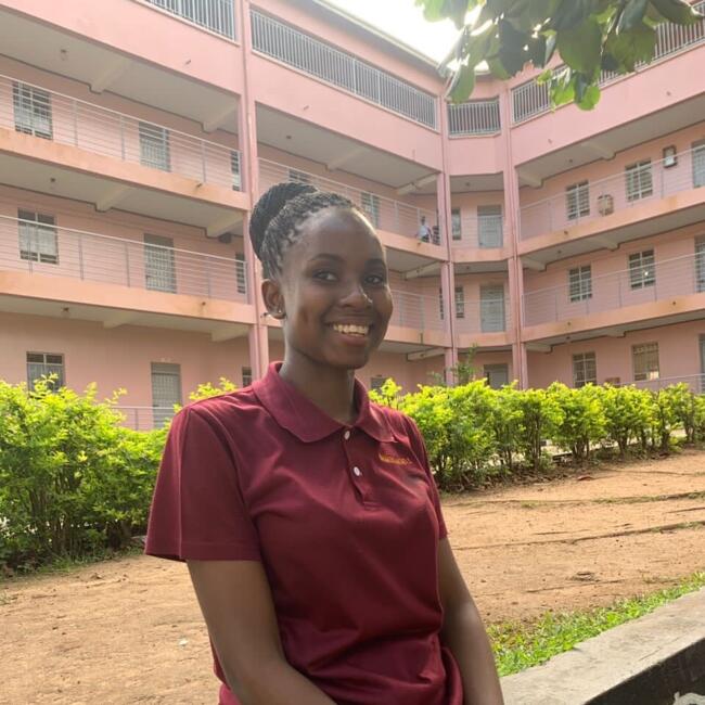 Babysitter in Dubai: Whitney Olivia