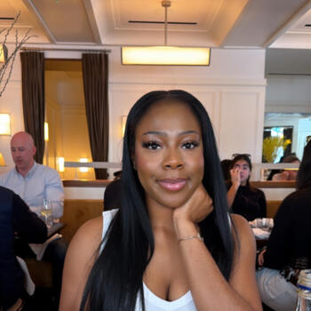 Pengasuh di London: Sarah