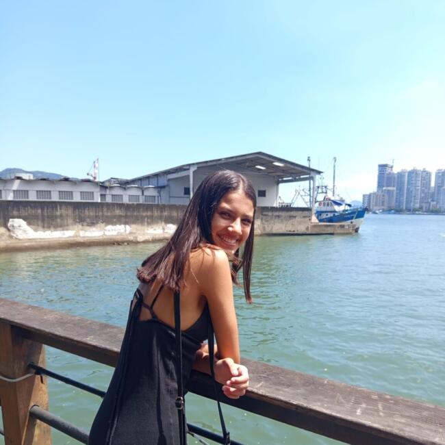 Babysitter in Guarujá: Isabella