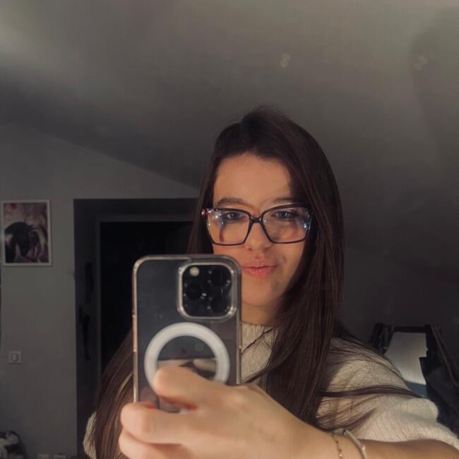 Babysitter in Fontanès: Naelle