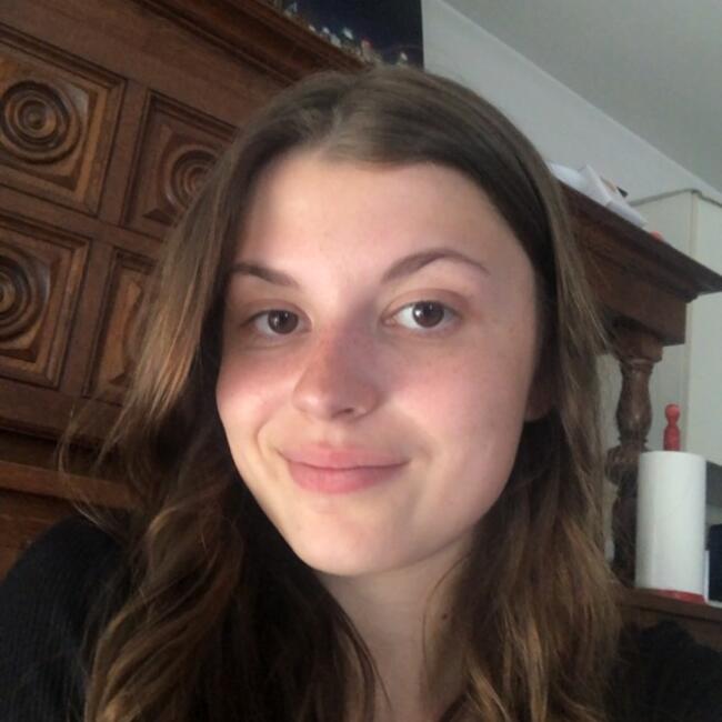 Babysitter in Sainte-Luce-sur-Loire: Maelys