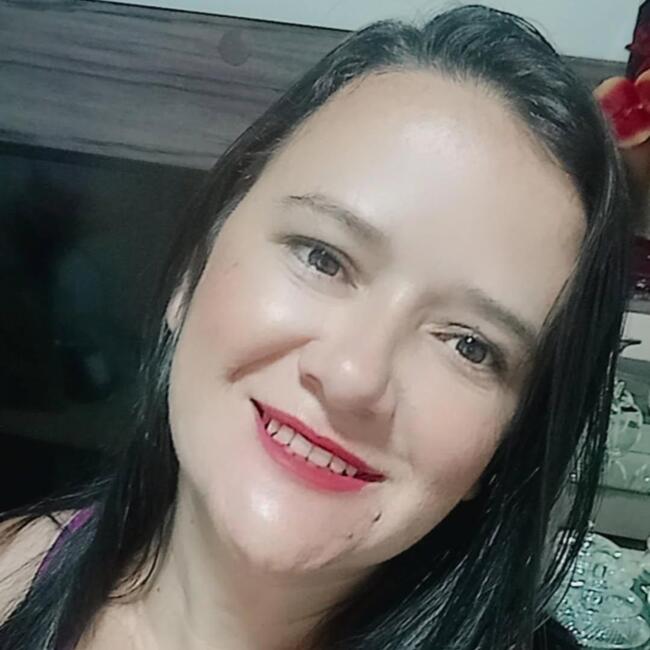 Babysitter in Valparaíso de Goiás: Patricia