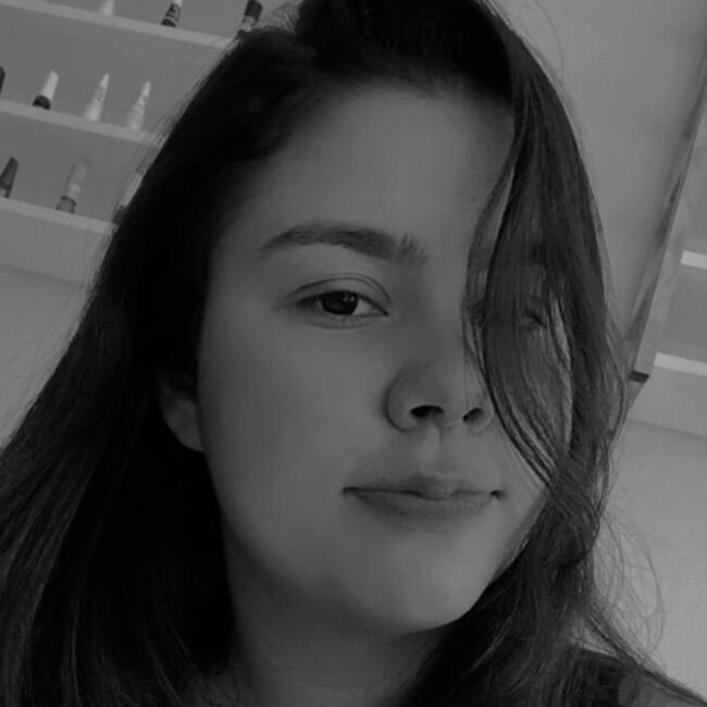 Babysitting job in Manaus: Natália