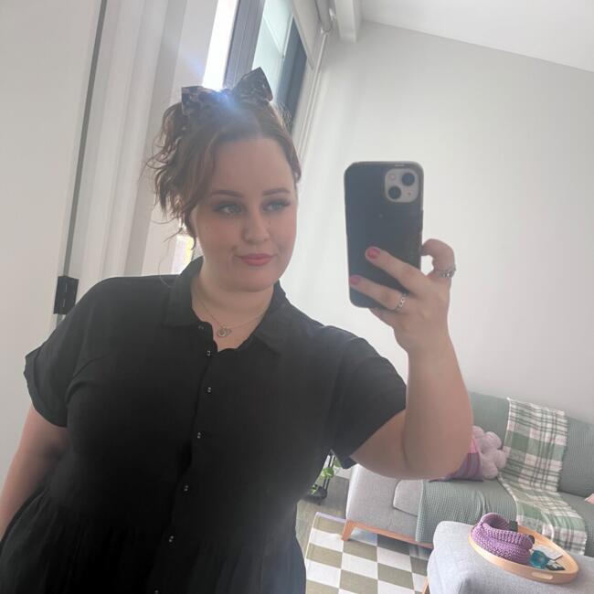 Babysitter in Perth: Mia