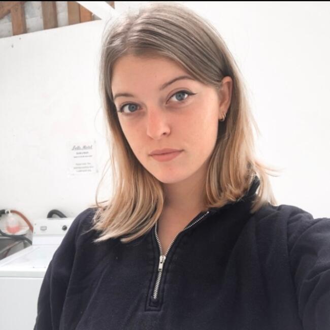 Babysitter in Sydney: Ellie may